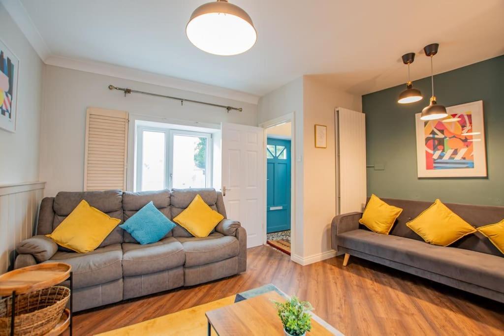 Cosy Retreat In The City Centre กัลเวย์ ภายนอก รูปภาพ